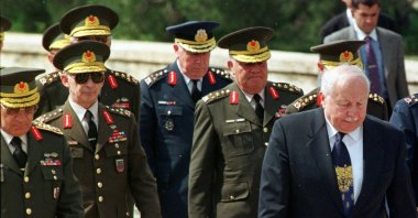 Then-Prime Minister Necmettin Erbakan (R) and the country&#039;s top generals approach the mausoleum of Mustafa Kemal Atatürk, founder of the Republic of Türkiye, Ankara, Türkiye, May 26, 1997. (AP File Photo)