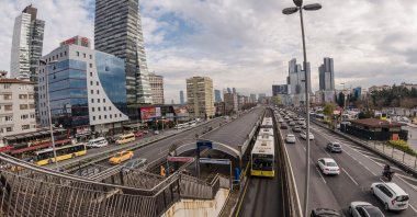 An escalator malfunction at Mecidiyeköy Metrobus station highlights ongoing transport challenges in Istanbul, Türkiye, Dec. 30, 2021. (Shutterstock Photo)