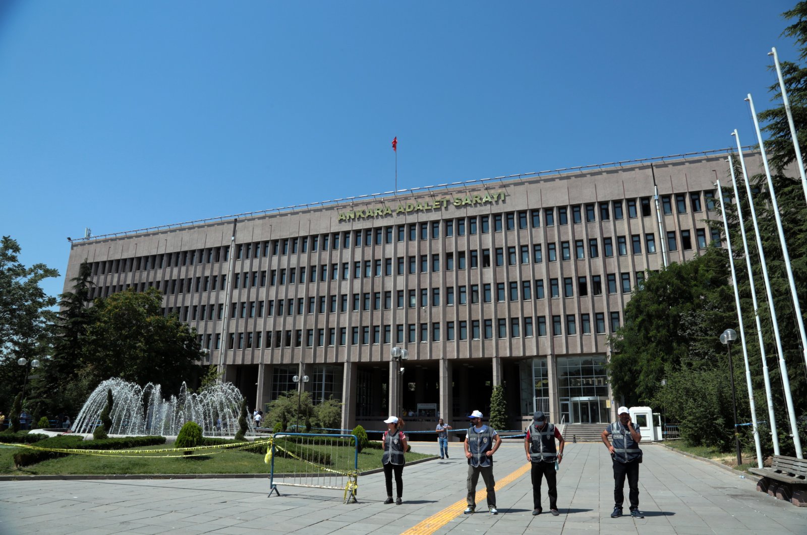 Turkish security officers stand outside the main courthouse in the capital Ankara, Türkiye, July 18, 2016. (AP Photo) 