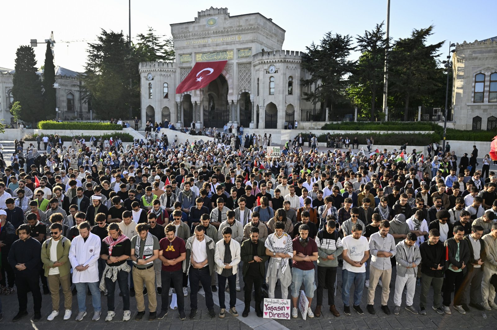 Student protestors perform a funeral prayer for all Palestinians killed in Israeli attacks in the Gaza Strip during a rally outside Istanbul University, Istanbul, Türkiye, May 18, 2024. (AA Photo)