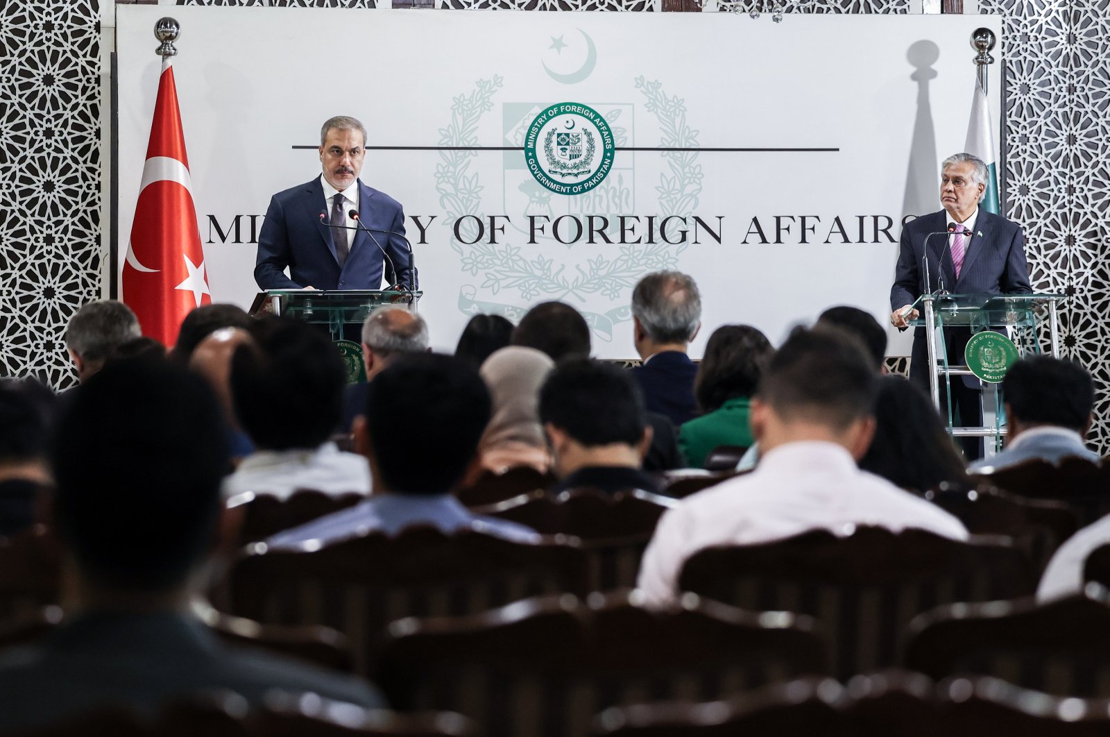 Foreign Minister Hakan Fidan (L) speaks at a joint news conference with Pakistan&#039;s Foreign Minister Ishaq Dar, Islamabad, Pakistan, May 20, 2024. (AA Photo)