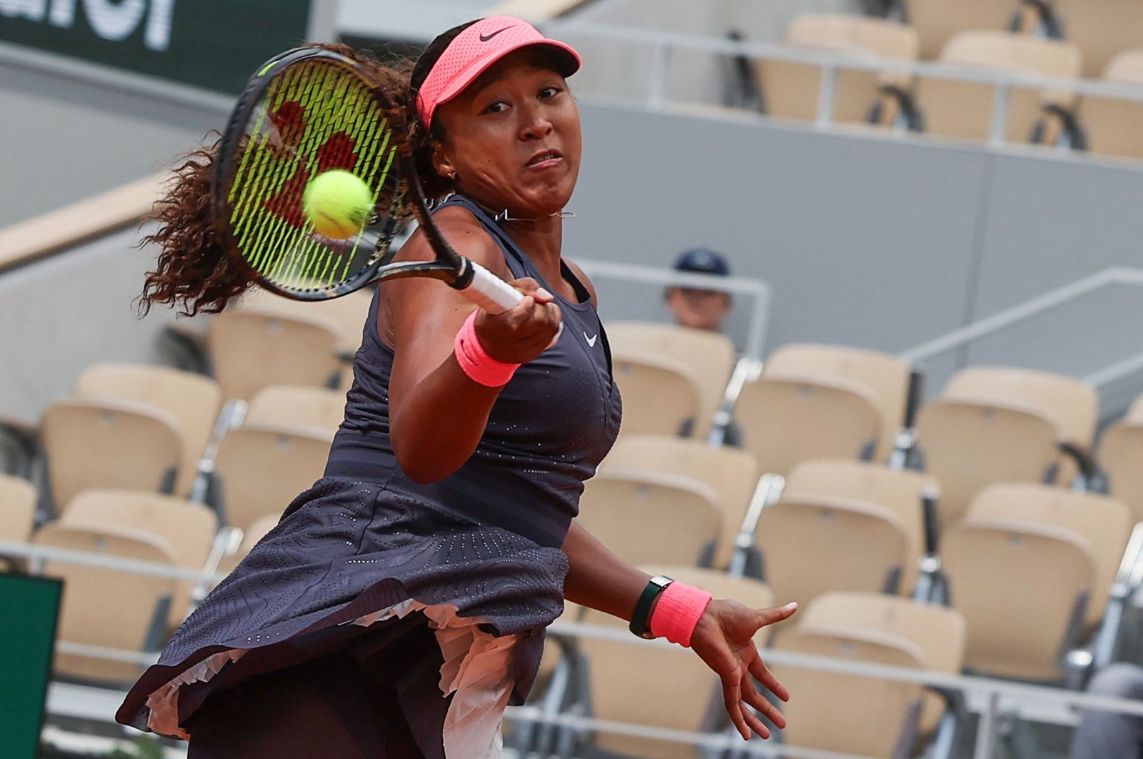 Osaka wins at French Open, Alcaraz maintains streak, Murray ousted