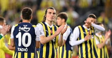 Fenerbahçe players applaud fans after beating Istanbulspor at the Ülker Stadium, Istanbul, Türkiye, May 26, 2024. (AA Photo)