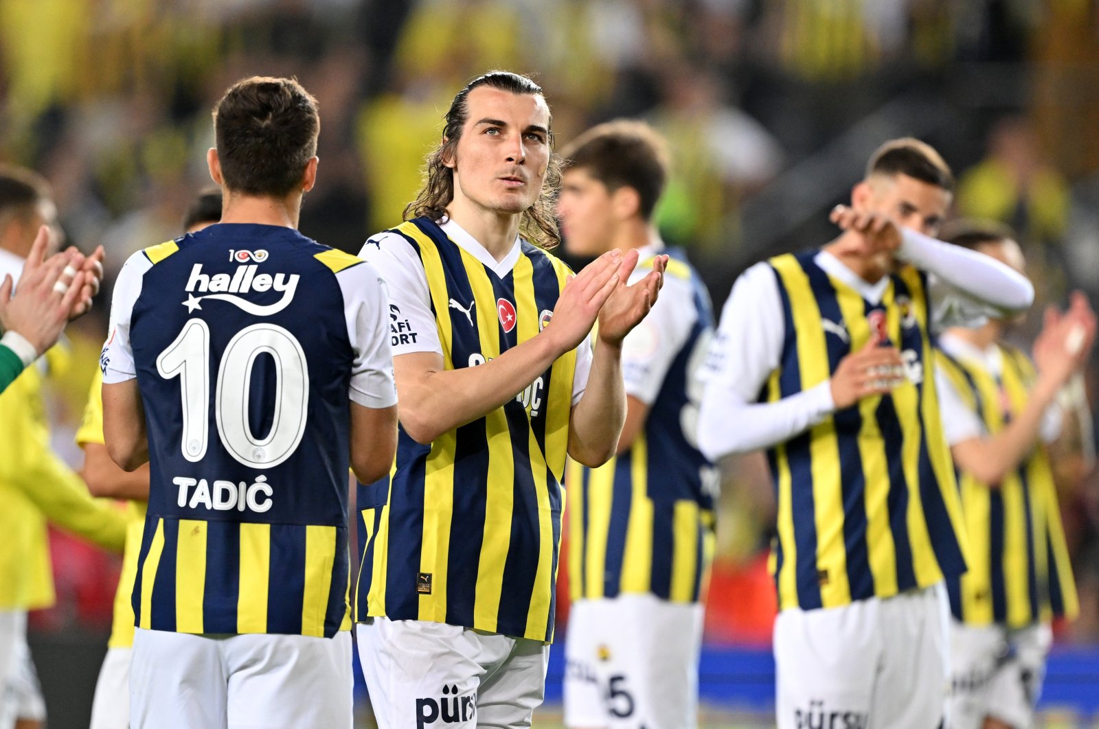 Fenerbahçe players applaud fans after beating Istanbulspor at the Ülker Stadium, Istanbul, Türkiye, May 26, 2024. (AA Photo)