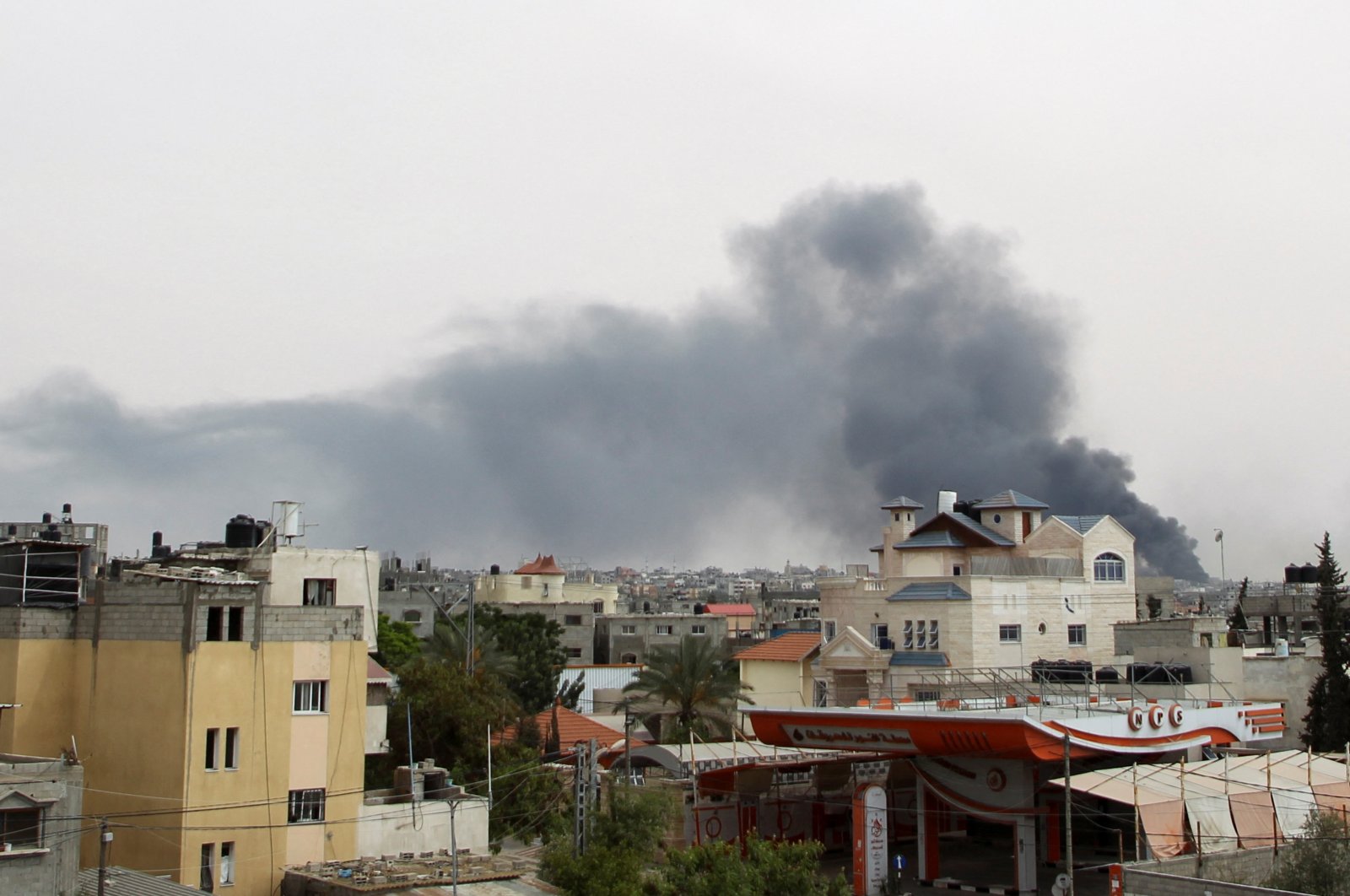 Smoke rises following Israeli strikes in Rafah, in the southern Gaza Strip, May 28, 2024. (Reuters Photo)