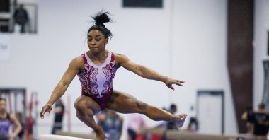 Simone Biles runs through a portion of her beam routine during the second day of a two-day media event with the U.S. Gymnastics team ahead of the 2024 Olympics in Katy, Texas, U.S., Feb. 5, 2024. (Reuters Photo)