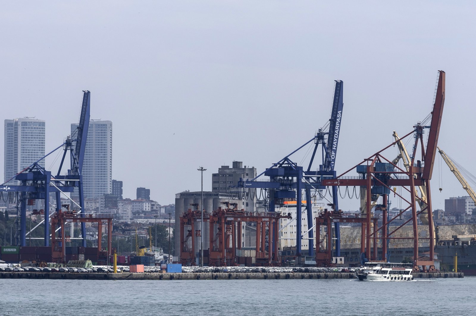 Cranes at the Haydarpaşa port, Istanbul, Türkiye, May 3, 2024. (EPA Photo)