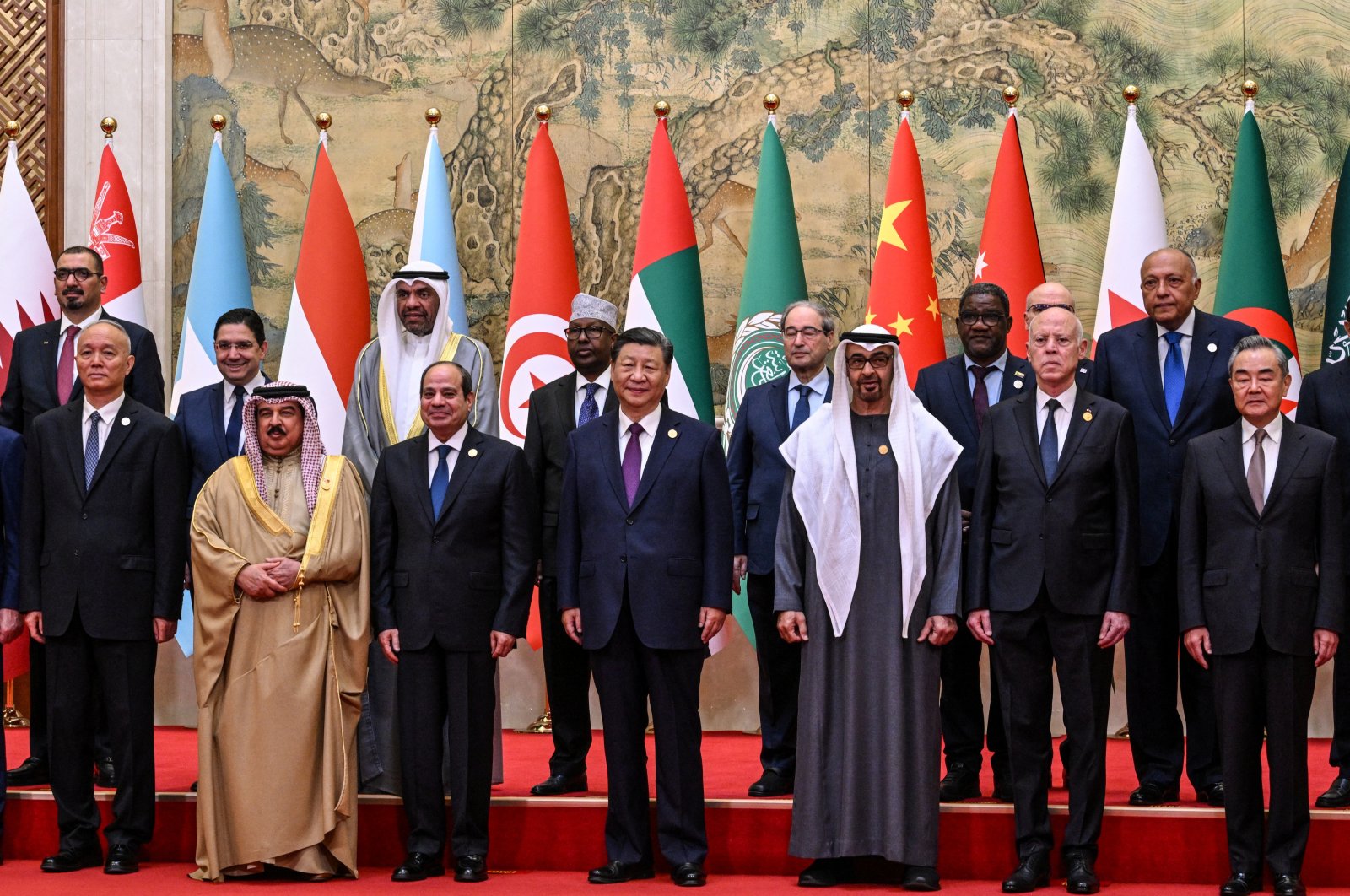 Chinese President Xi Jinping poses for a photo with prominent Arab leaders in Beijing, China, May 30, 2024. (Reuters Photo)