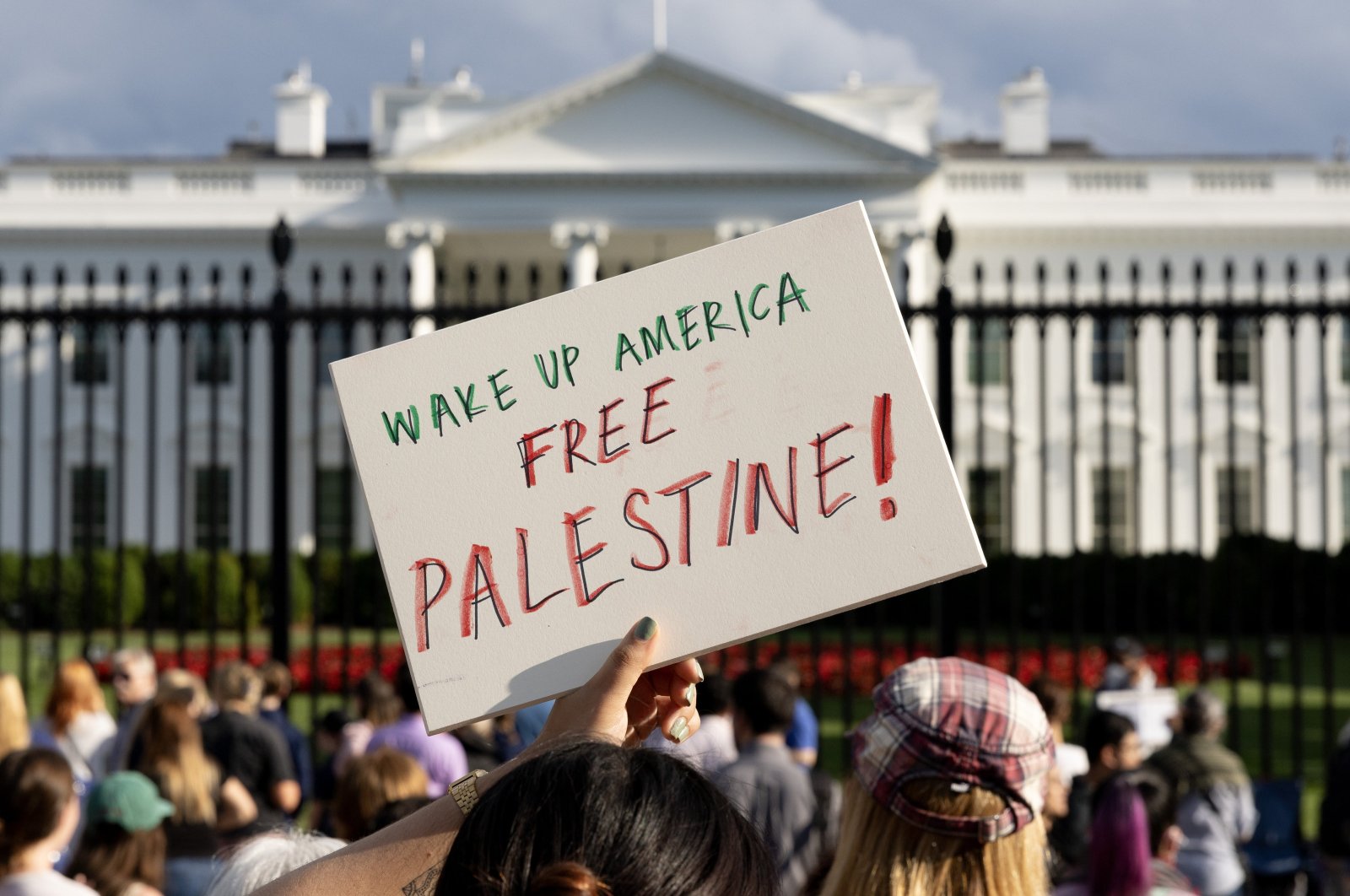 Pro-Palestinian protesters rally outside the White House to protest Washington&#039;s support of Israel and to condemn an Israeli strike in Gaza, Washington, U.S., May 28, 2024. (EPA Photo)