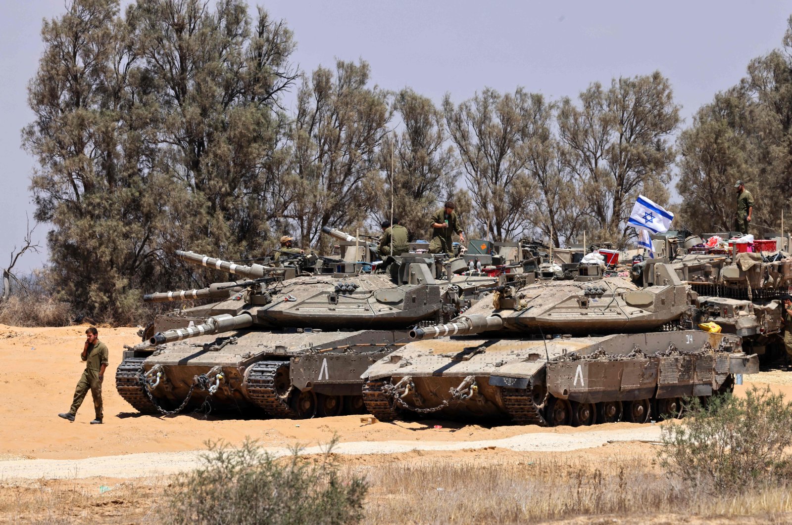 Israeli army tanks are positioned in an area of Israel&#039;s southern border with the Gaza Strip, May 29, 2024. (AFP Photo)