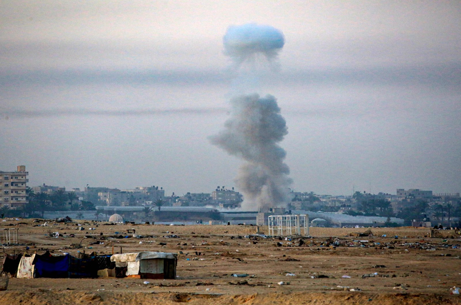 Smoke billows following Israeli bombardment in Rafah in the southern Gaza Strip, May 31, 2024. (AFP Photo)