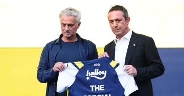 New Fenerbahçe coach Jose Mourinho (L) poses for a photo with club President Ali Koç at his unveiling ceremony, Istanbul, Türkiye, June 2, 2024. (AA Photo)
