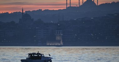 A sunrise backdrops the historic Sultanahmet area, Istanbul, Türkiye, April 14, 2024. (AA Photo)
