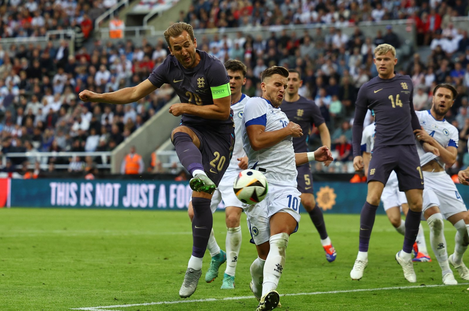 England&#039;s Harry Kane shoots at the goal during the international friendly match against Bosnia-Herzegovina at St. James&#039; Park, Newcastle, U.K., June 3, 2024. (Reuters Photo)