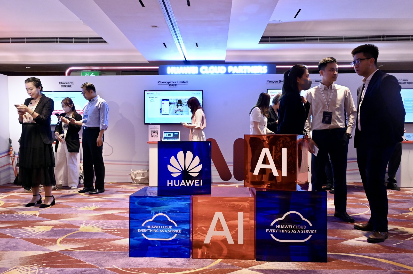 Participants conduct business consultations at the Huawei Cloud Summit Hong Kong 2024, Hong Kong, China, April 23, 2024. (Reuters Photo)