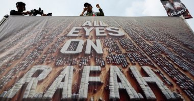 A man shouts slogans during a rally in solidarity with Palestinians after an Israeli airstrike on a Rafah tent camp, outside the U.S. Embassy in Jakarta, Indonesia, June 1, 2024. (Reuters Photo)