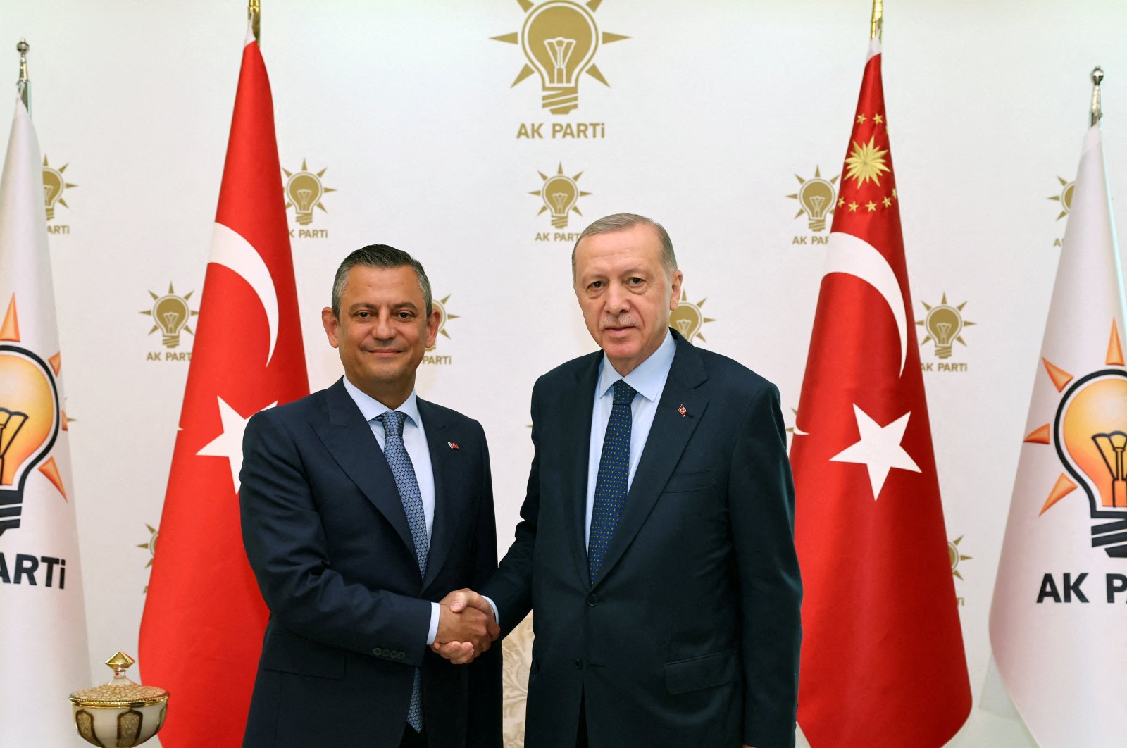 President Recep Tayyip Erdoğan (R) shakes hands with Özgür Özel, Ankara, Türkiye, May 2, 2024. (Reuters Photo)