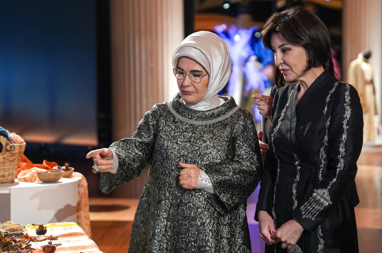 First lady Emine Erdoğan and Uzbekistan&#039;s first lady Ziroat Mirziyoyeva attend an exhibition at the Presidential Library in Ankara, June 6, 2024. (AA Photo)