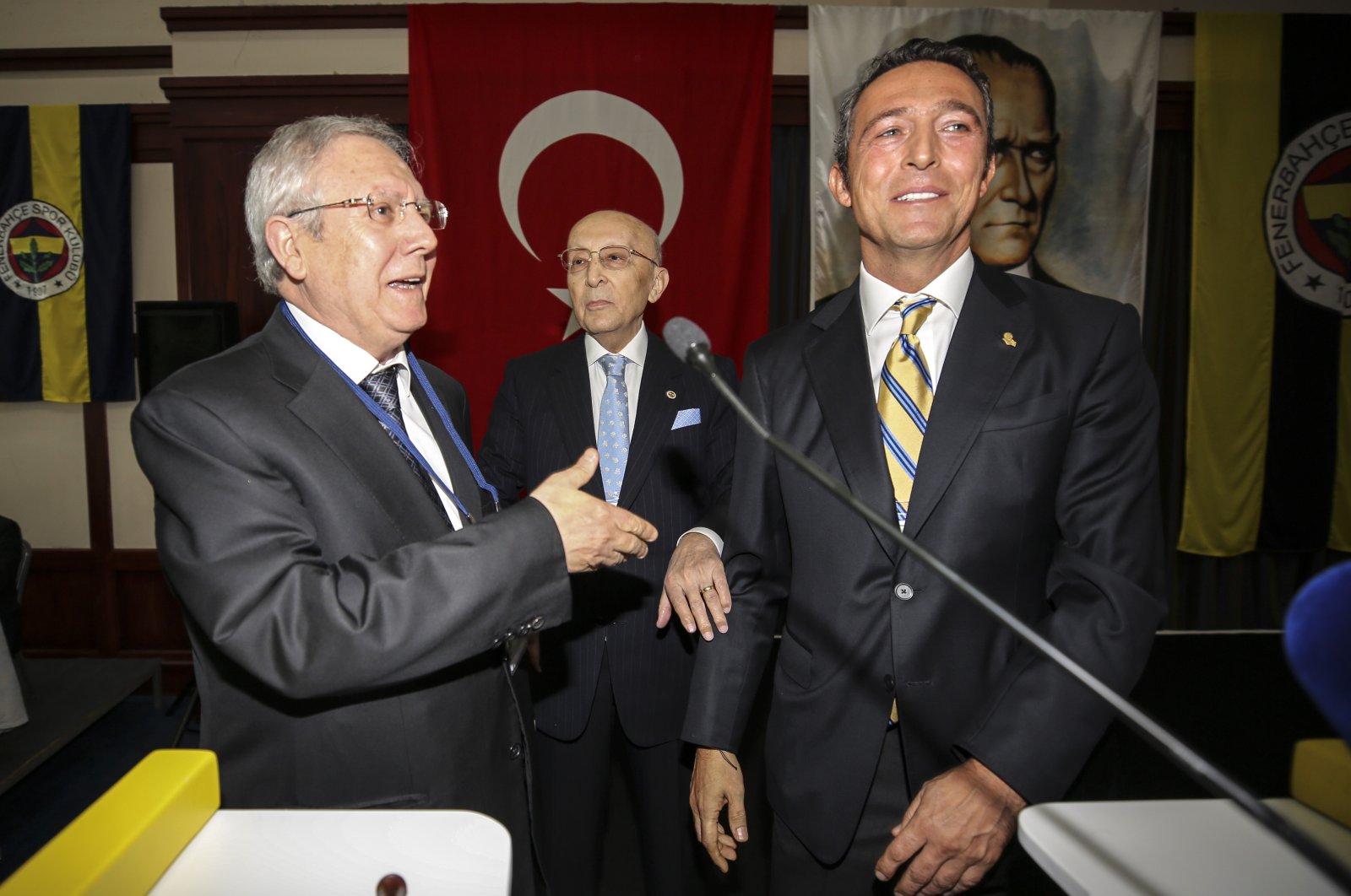 Fenerbahçe&#039;s former President Aziz Yıldırım (L) and incumbent President Ali Koç address the press at the Ülker Stadium, Istanbul, Türkiye, April 28, 2018. (AA Photo)