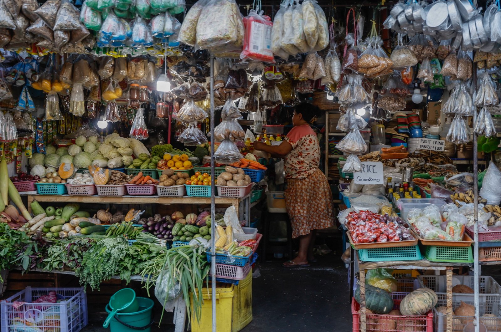 Agricultural products and processed food items fill a market stall in Mandaluyong City, Metro Manila, Philippines, May 9, 2024. (EPA Photo)