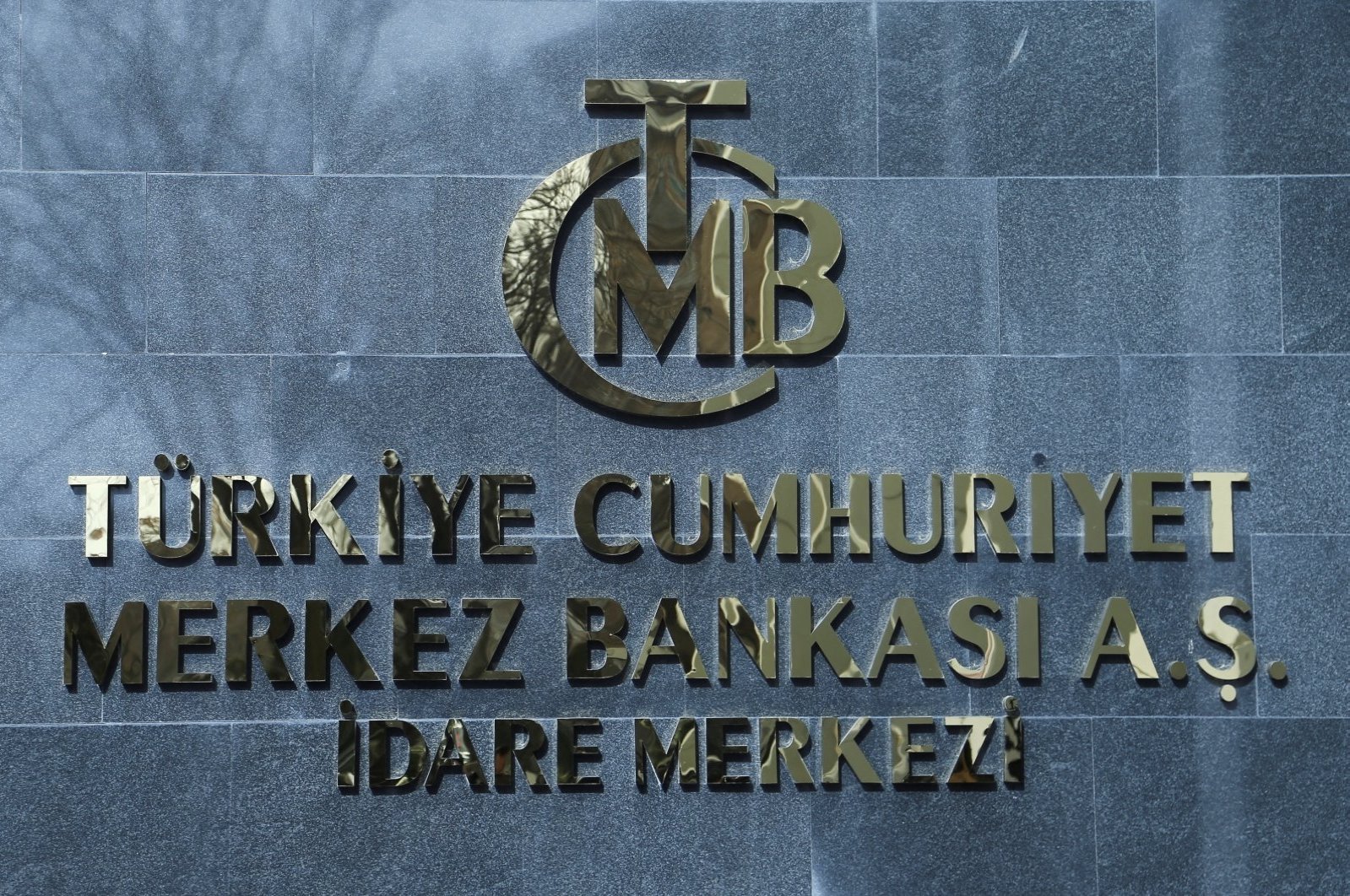 Turkish central bank lowers FX sale requirement for exporters