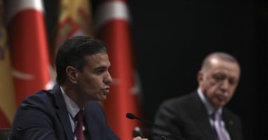 Spanish Prime Minister Pedro Sanchez (L) and President Recep Tayyip Erdoğan speak at a joint news conference, Ankara, Türkiye, Nov. 17, 2021. (AP Photo)