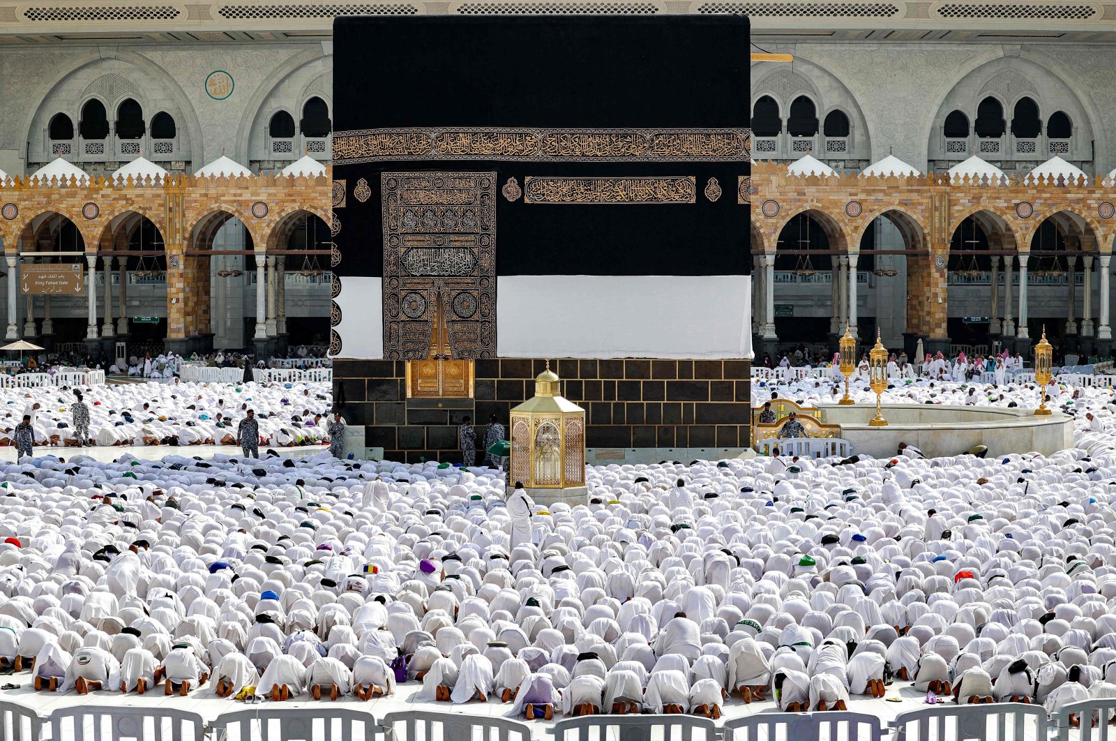 Muslim worshippers pray around the Kaaba, Islam&#039;s holiest shrine, at the Grand Mosque in the holy city of Mecca, Saudi Arabia, June 4, 2024. (AFP Photo)