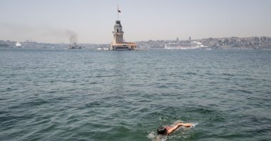 Citizens seek relief from the intensifying heat by swimming in Üsküdar, Istanbul, Türkiye, June 4, 2024. (AA Photo)
