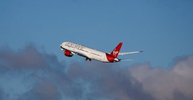 A Virgin Atlantic Boeing 787 departs from Heathrow Airport to perform the first 100% sustainable aviation fuel trans-Atlantic flight to John F. Kennedy International Airport in New York, London, Britain, Nov. 28, 2023. (Reuters Photo)