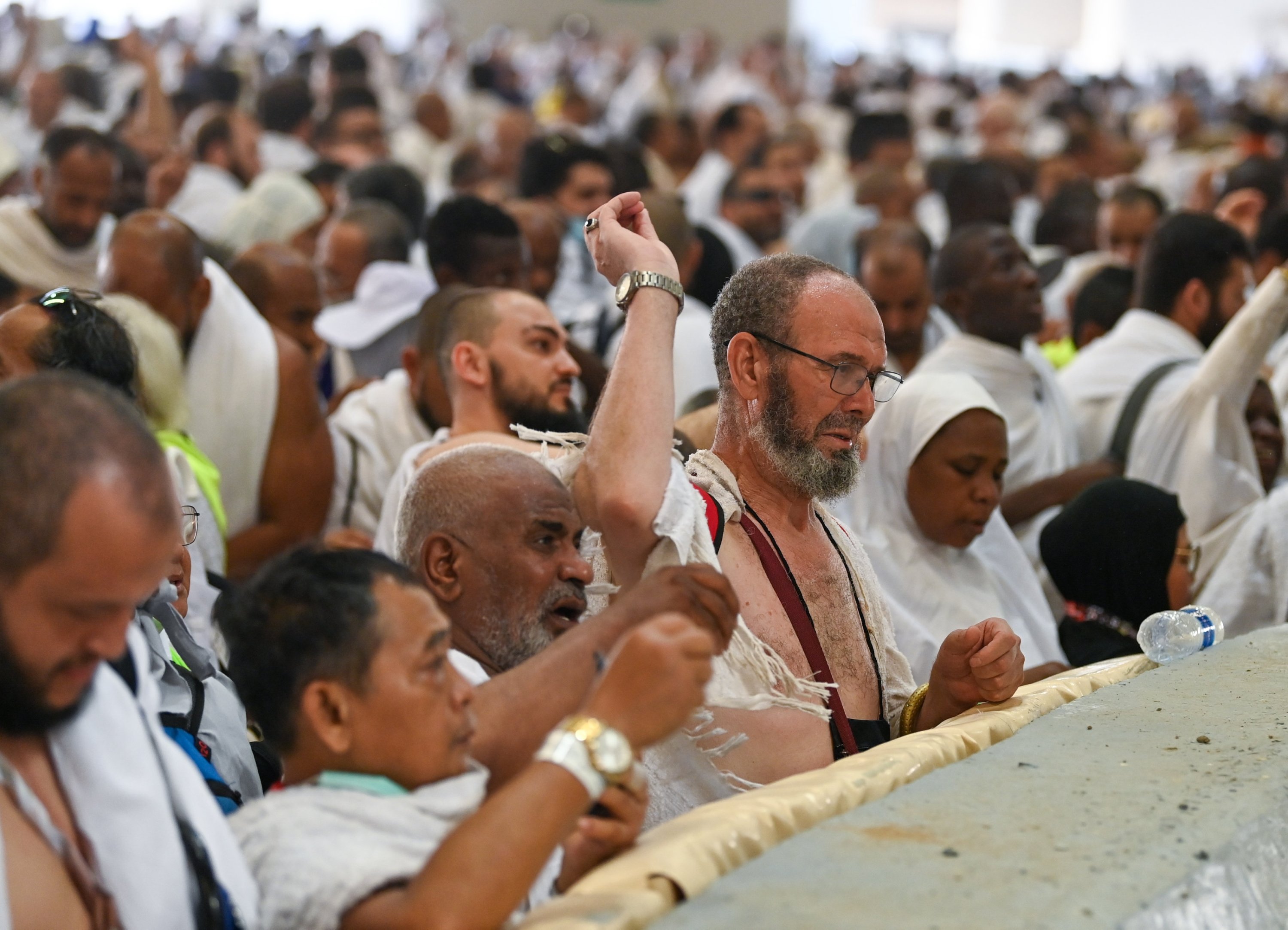 Muslim pilgrims endure heat to 'stone the devil' as Hajj wraps up ...