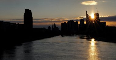The skyline of the banking district is seen during sunset in Frankfurt, Germany, April 21, 2024. (Reuters Photo)