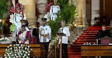Bharatiya Janata Party (BJP) leader Subrahmanyam Jaishankar (2R) takes the oath of office as a cabinet minister during the oath-taking ceremony at the presidential palace Rashtrapati Bhavan in New Delhi on June 9, 2024. (AFP File Photo)