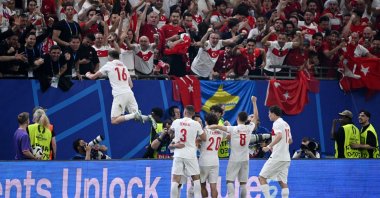  Türkiye players celebrate after Hakan Çalhanoğlu scores their first goal against Czechia at the Euro 2024 Group F clash at Volksparkstadion in Hamburg, Germany, June 26, 2024. (Reuters Photo)