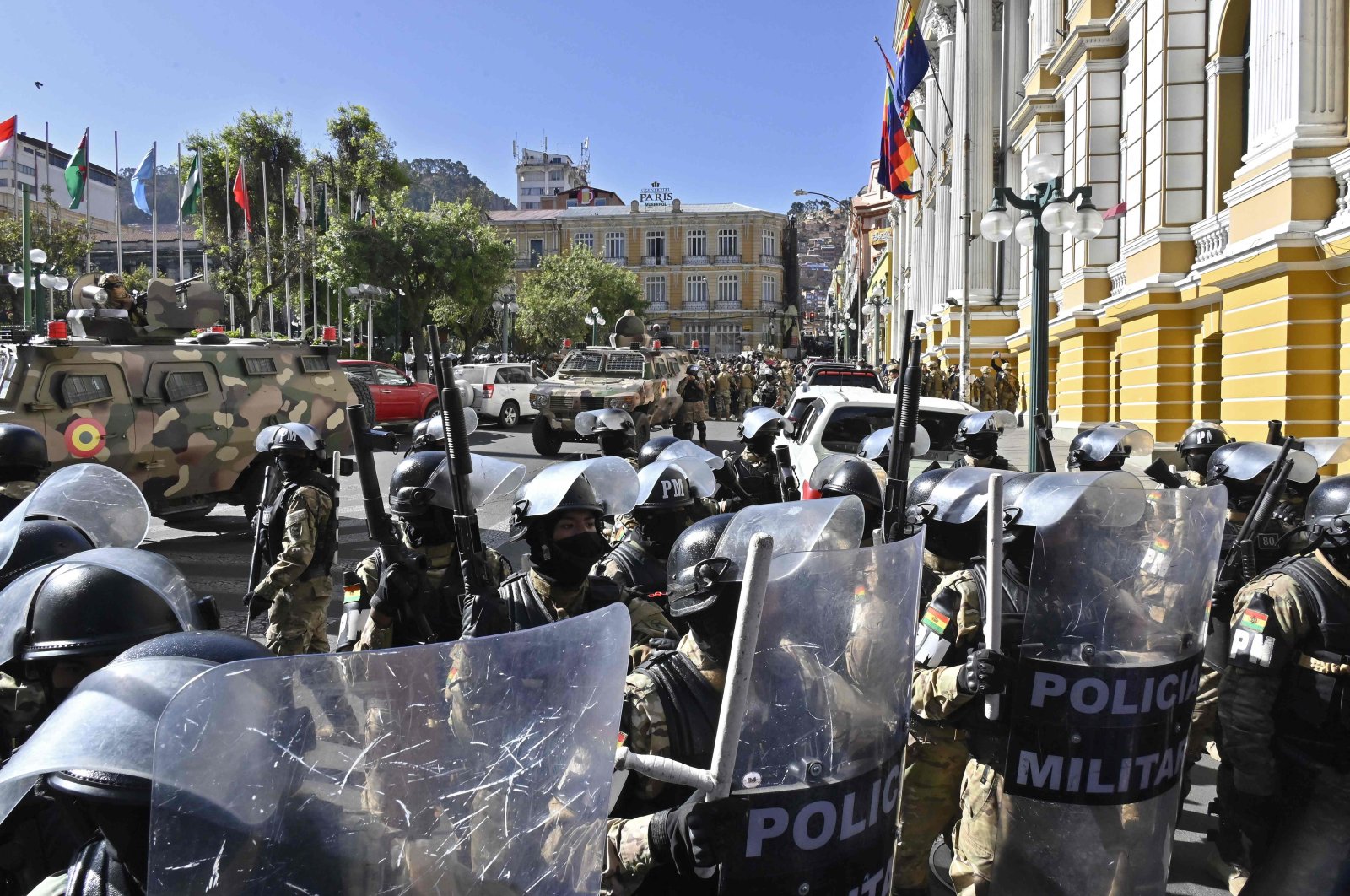 Military troops are deployed at the Plaza de Armas in La Paz on June 26, 2024. (AFP Photo)