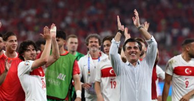 Coach Vincenzo Montella leads the Turkish Crescent-Stars in celebration after beating Czechia 2-1 at Volksparkstadion, Hamburg, Germany, June 26, 2024. (AA Photo)