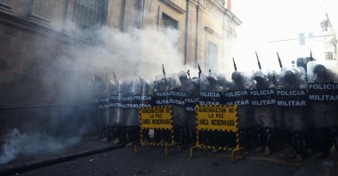 Members of the Bolivian army guard the entrance to Plaza Murillo while President Luis Arce &quot;denounced the irregular mobilization&quot; of some units of the country&#039;s army, La Paz, Bolivia, June 26, 2024. (Reuters Photo)
