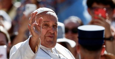 Pope Francis greets the crowd on the day he holds a weekly general audience at St. Peter&#039;s Square at the Vatican, June 26, 2024. (Reuters Photo)