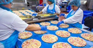 Ultra-processed foods, which usually contain ingredients that people would not add when cooking at home, are suspected of increasing the risk of cancer. (dpa Photo)