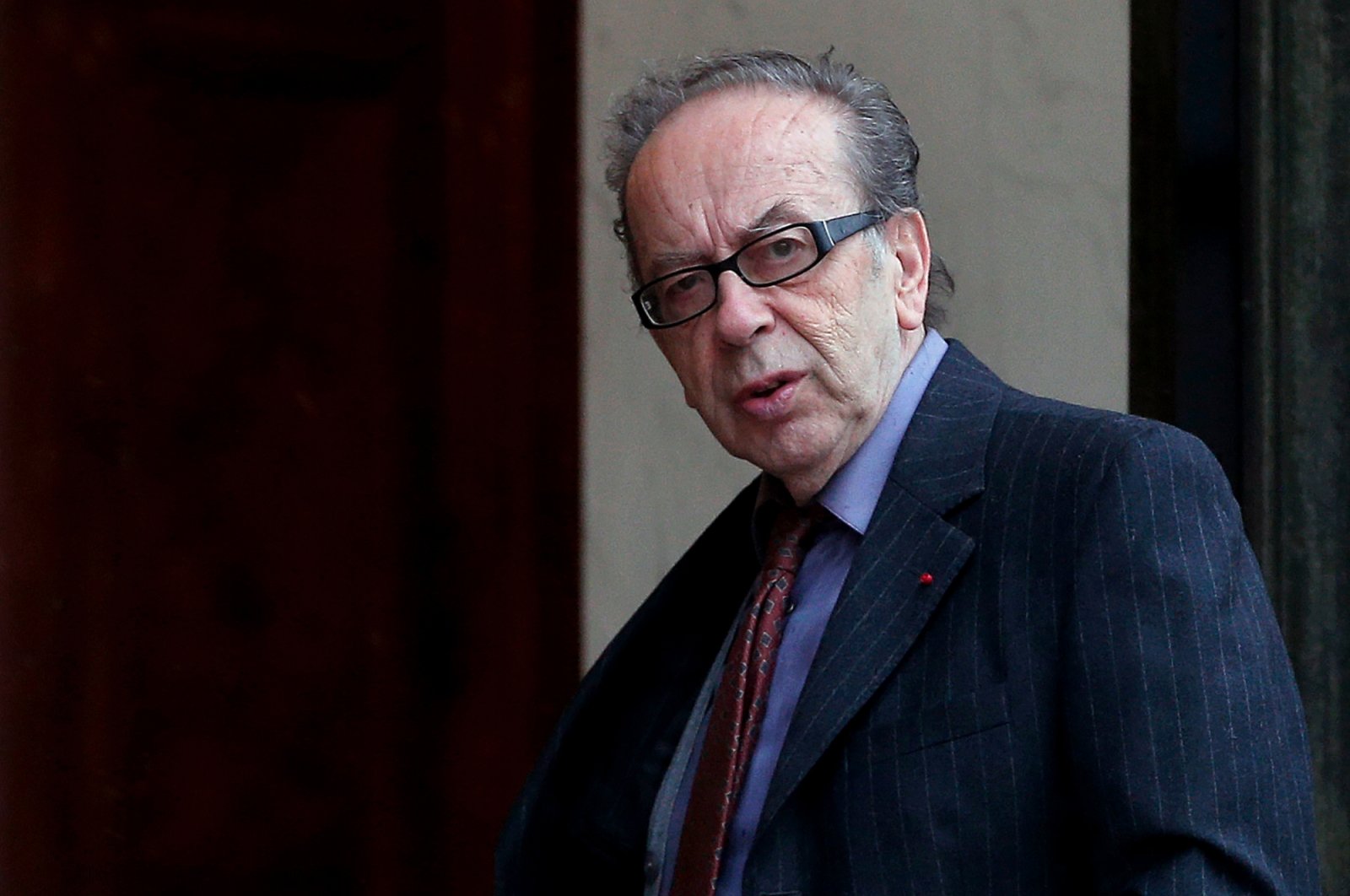Albania&#039;s essayist and poet, Ismail Kadare, arrives at the Elysee Palace to receive the France&#039;s Legion d&#039;Honneur medal by French President Francois Hollande, Paris, France, May 30, 2016. (AP Photo)
