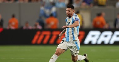 Argentina's Lionel Messi controls the ball during the CONMEBOL Copa America 2024 match against Chile at MetLife Stadium, East Rutherford, New Jersey, U.S., June 25, 2024. (Getty Images Photo)
