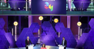U.K. Labour Party leader Keir Starmer (L) and Britain&#039;s Prime Minister and Conservative Party leader Rishi Sunak (R) attend a live TV debate, hosted by The BBC, in Nottingham, Britain, June 26, 2024. (AFP Photo)