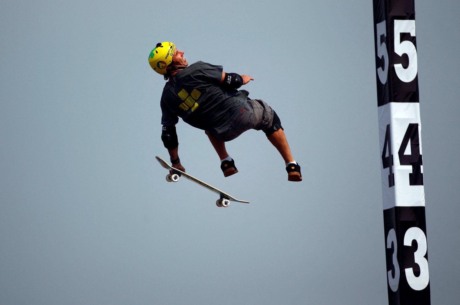 Skateboarder Andy Macdonald performs at the SKB Mini-Mega final during the World Extreme Games in Shanghai, China, May 2, 2014. (Reuters Photo)