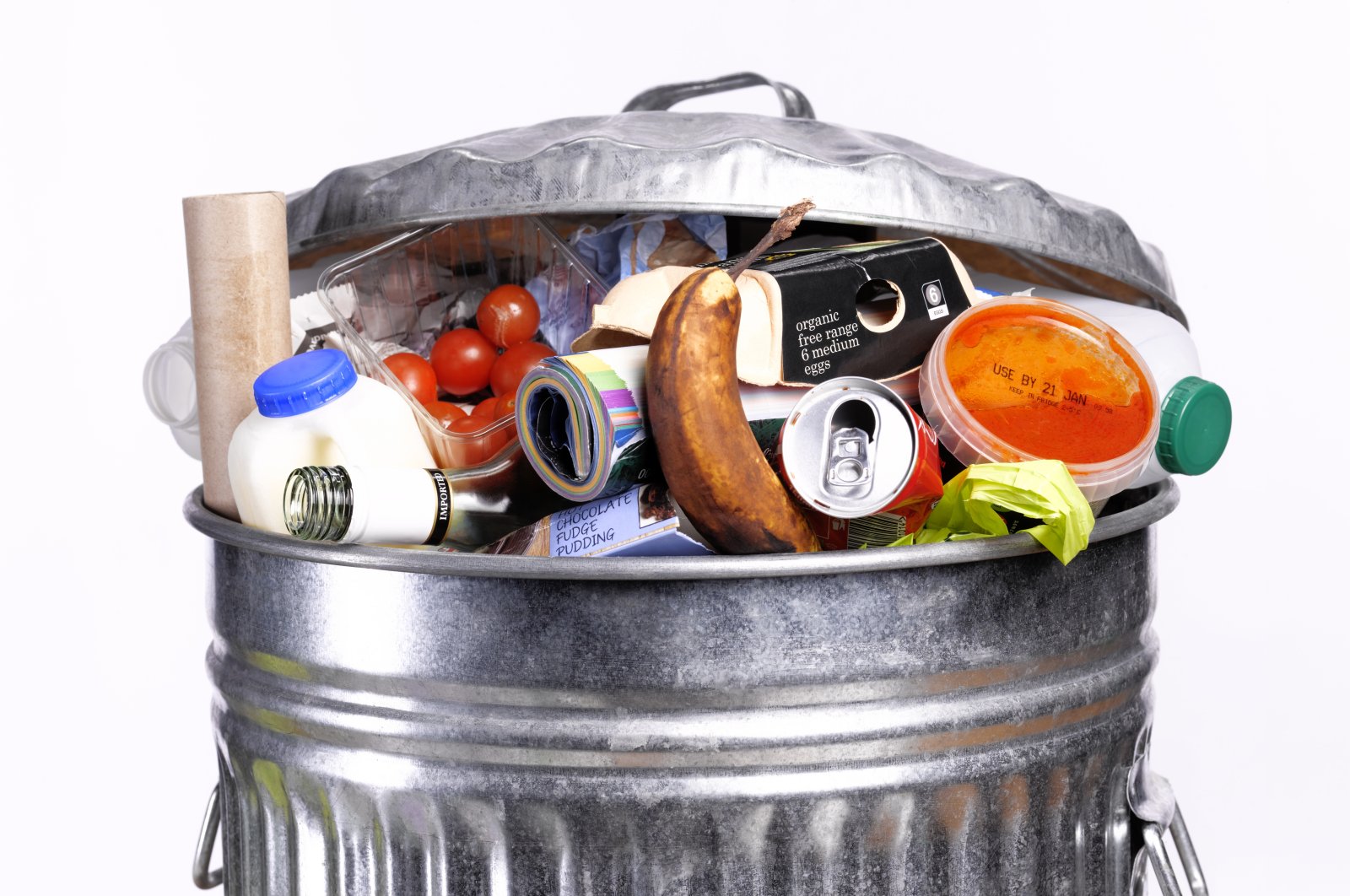 Halving food waste could cut climate-warming emissions and end undernourishment. (Getty Images)