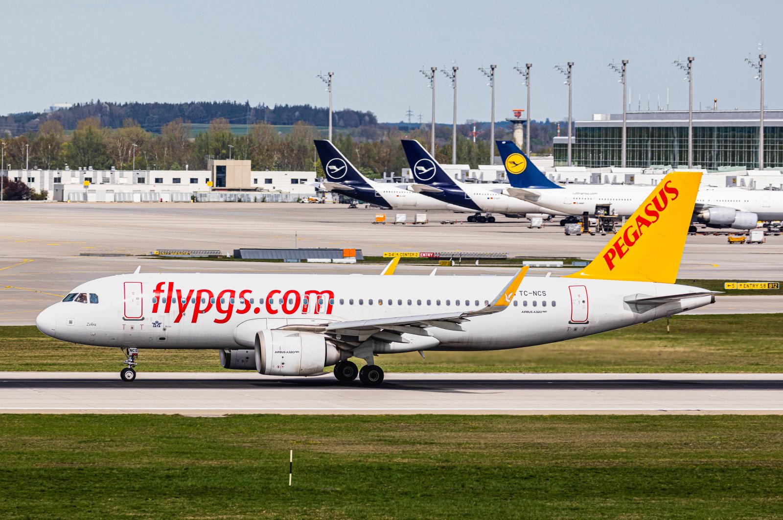 An Airbus A320-251N from Pegasus Airlines takes off from Munich Airport, Munich, Germany, April 6, 2024. (Reuters Photo)