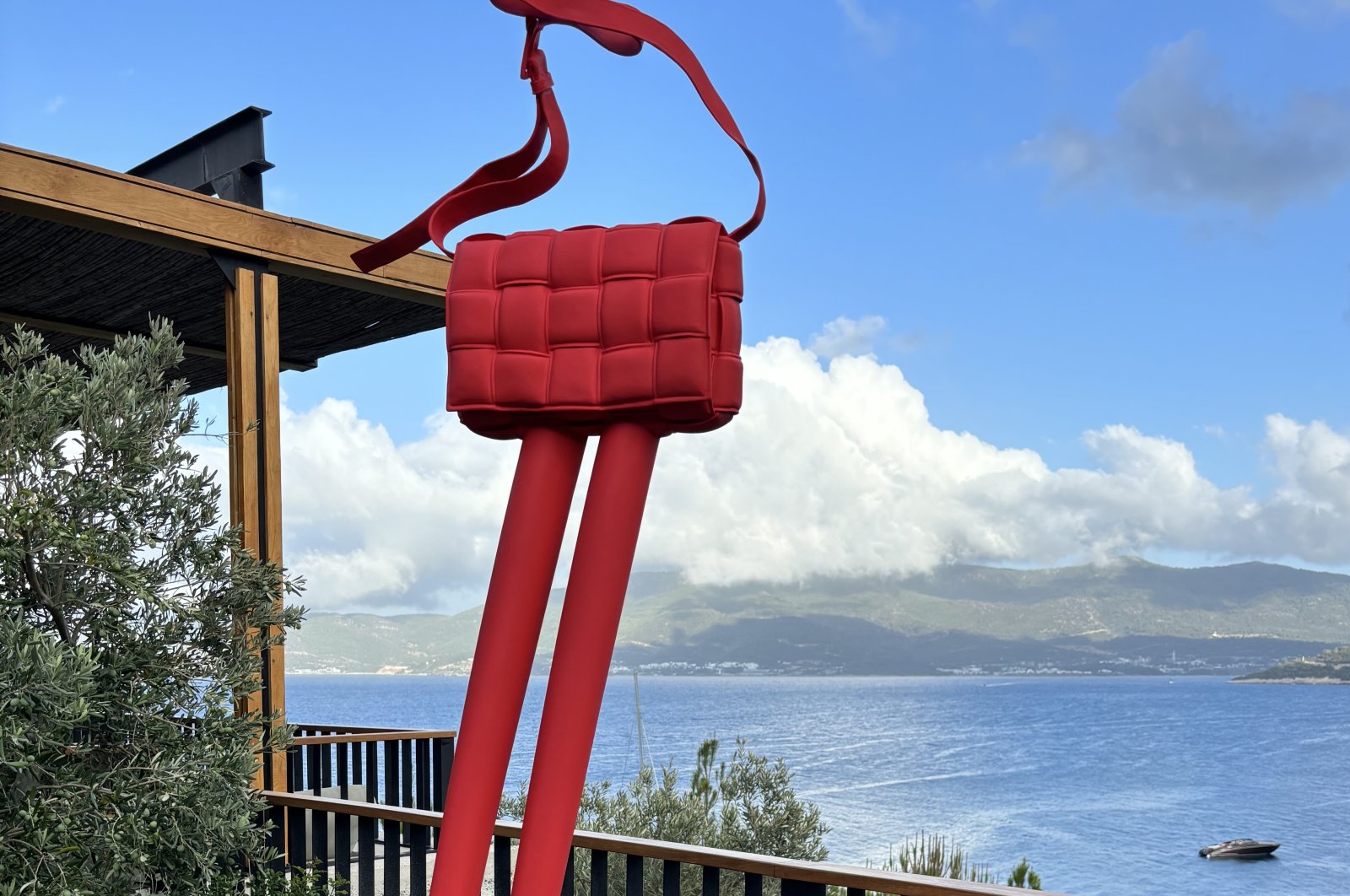 &quot;Vanity&quot; by Erwin Wurm, Bodrum, Muğla, Türkiye. (Photo courtesy of Funda Karayel)