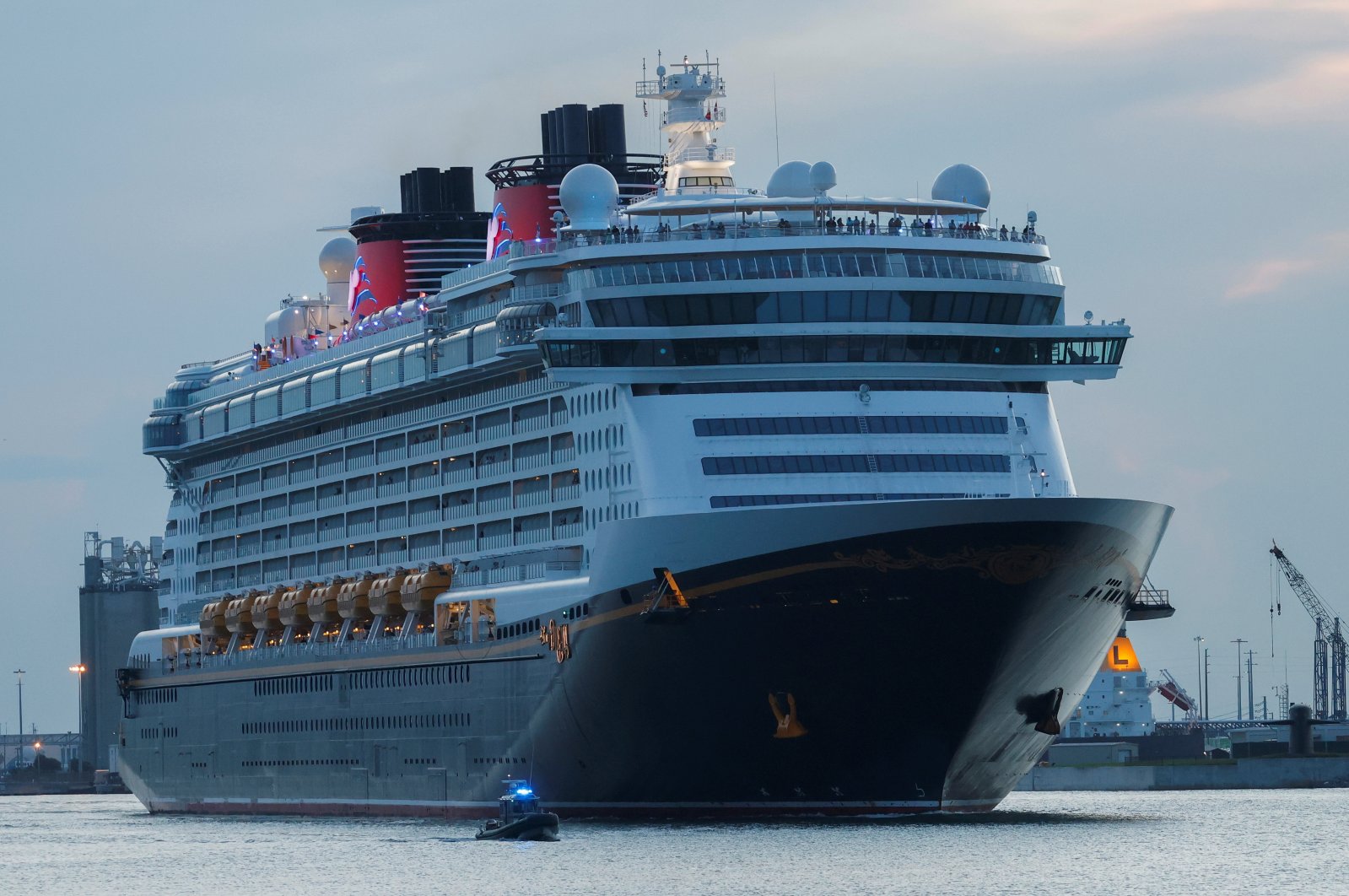 Disney Dream, a Disney Cruise Lines&#039; ship, sails to the Bahamas on the first Disney cruise for paying customers since they were stopped during the coronavirus pandemic, Port Canaveral, Florida, U.S., Aug. 9, 2021. (Reuters Photo)