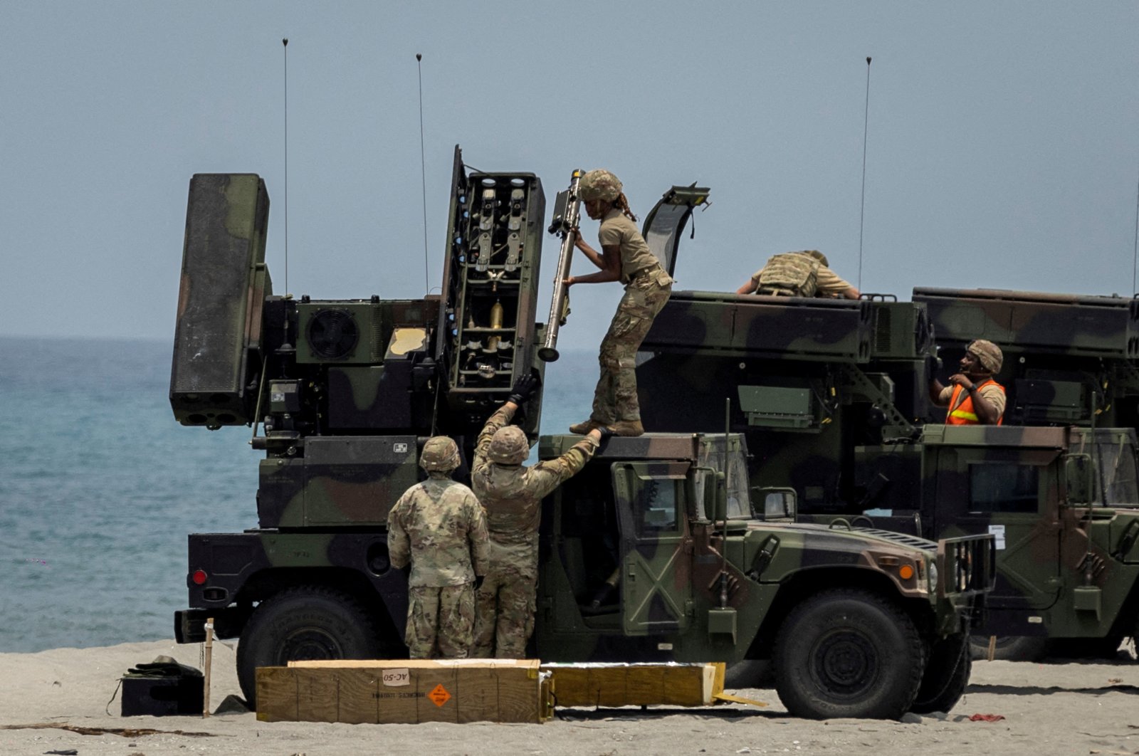U.S. troops prepare a Stinger missile during a live fire exercise in the annual joint military exercises between U.S. and Philippine troops called &quot;Balikatan&quot; or shoulder-to-shoulder, at a naval base in San Antonio, Zambales province, Philippines, April 25, 2023. (Reuters File Photo)