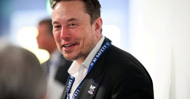 Tesla, X (formerly known as Twitter) and SpaceX&#039;s CEO Elon Musk speaks with other delegates on Day 1 of the AI Safety Summit at Bletchley Park in Bletchley, U.K., Nov. 1, 2023. (Reuters Photo)
