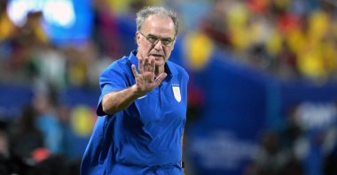 Uruguay's Argentine coach Marcelo Bielsa gestures during the 2024 Copa America semifinal against Colombia, Charlotte, North Caroline, U.S., July 10, 2024. (AFP Photo)