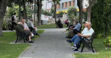 People rest in a park on a hot day, Tekirdağ, northwestern Türkiye, July 12, 2024. (AA Photo)